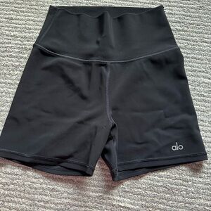 ALO Yoga Women's Black Bike Shorts